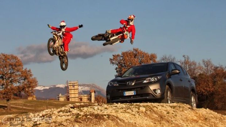 Buone Feste e Buon Anno da Blogo Motori [video]