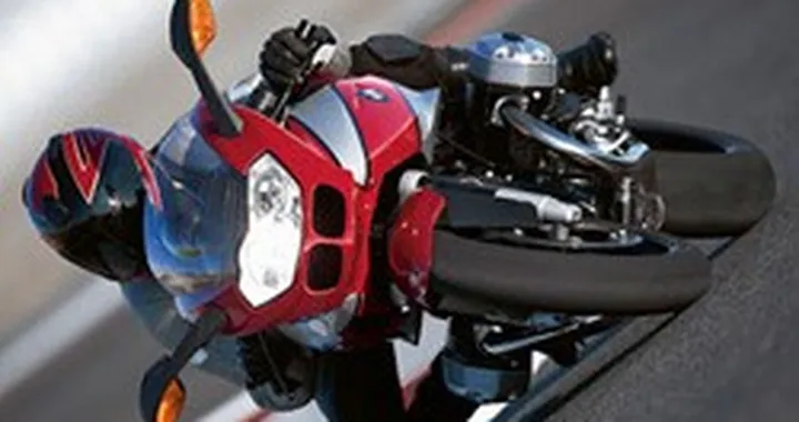 Prova la BMW R 1200 S in pista