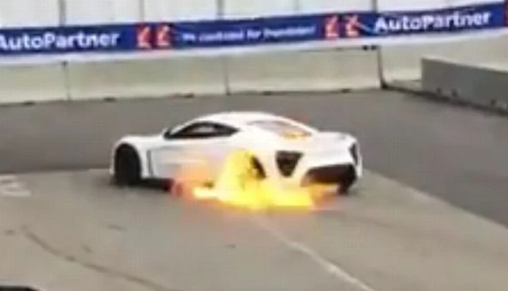 Va in fiamme una Zenvo ST1. Come già successe a Top Gear...
