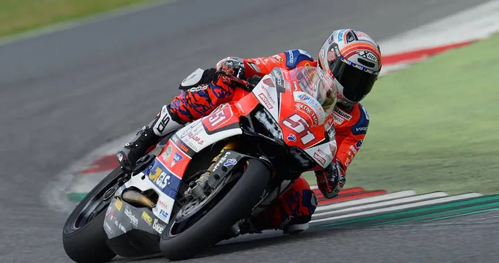 BSB: a Brands Hatch il prototipo di Ducati Panigale V4