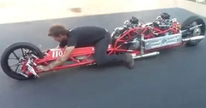 Due Ducati in una sola moto [Video]