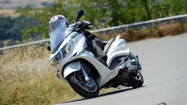 Piaggio X10 500 Executive, è il più potente della nuova gamma: Il Test di Motoblog