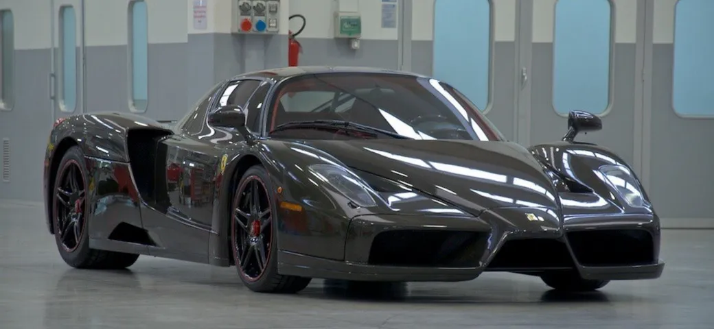 Ferrari Enzo: 3 milioni di euro per l'unica con carbonio a vista