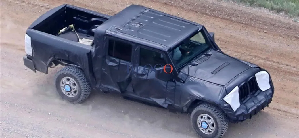 Jeep Wrangler pick-up: prime foto spia