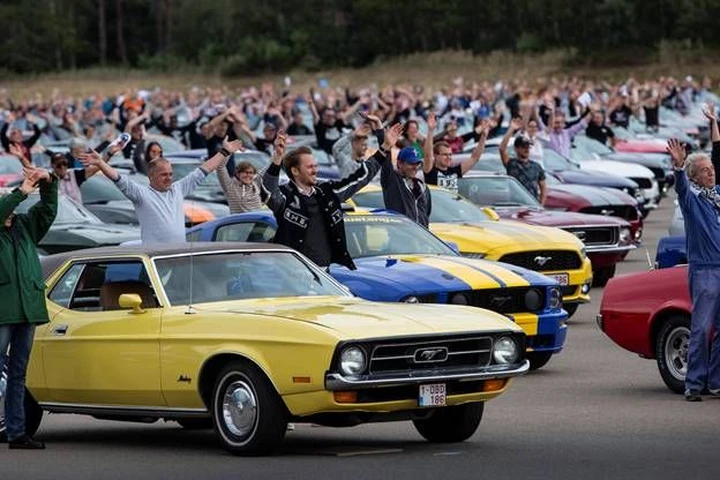 Ford Mustang: raduno con record mondiale in Belgio