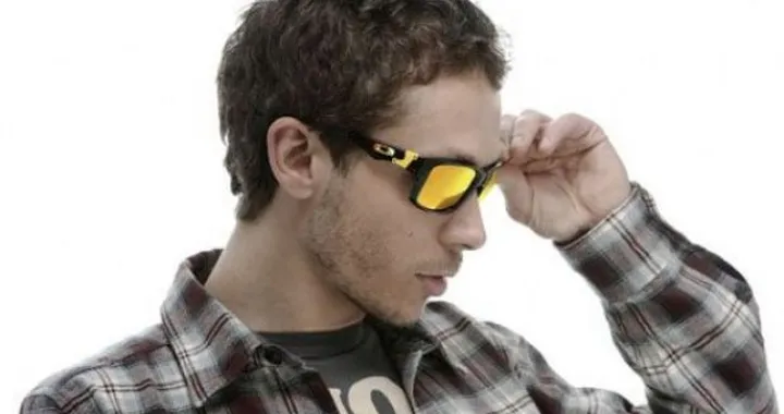 Nuova collezione occhiali da sole Oakley firmata da Valentino Rossi