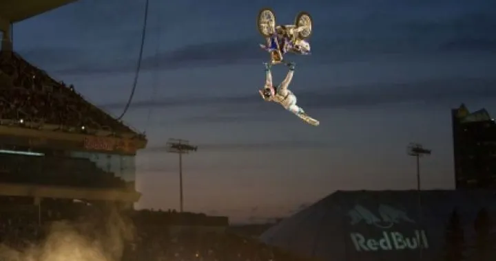 Maddison conquista il Red Bull X-Fighters in Canada