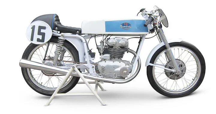 Asta record di moto: Bonhams vende anche l'Indian di Steve McQueen