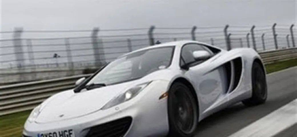 McLaren MP4-12C: la prova di Autocar