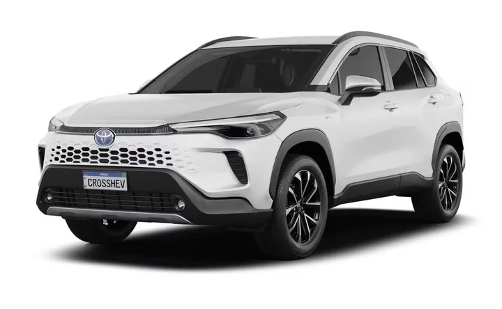 Toyota Corolla Cross, arriva una versione ibrida più economica: consuma poco