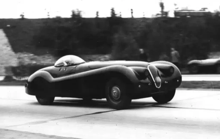 Questo bolide degli anni '50 è più veloce di molte auto moderne