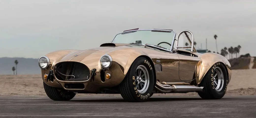 La Shelby Cobra in bronzo è in vendita ad un prezzo stratosferico