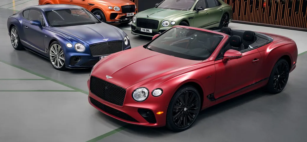 Bentley amplia la gamma di verniciature satinate per le sue auto di lusso