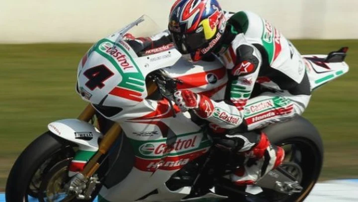 Superbike: frattura alla spalla per Jonathan Rea. 
