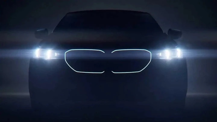 BMW i5: prima immagine degli interni