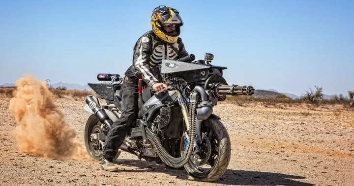 High Speed Interceptor, una Yamaha R1 con cannone rotante