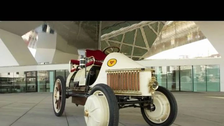 Porsche: a Ginevra verrà riproposta la 1900 Semper Vivus