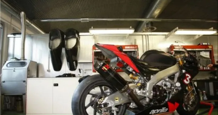 Aprilia RSV4 SBK vista da vicino...