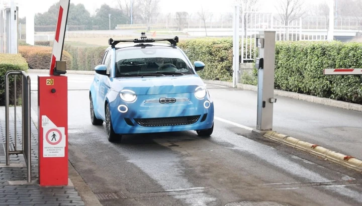 Ecco l'auto autonoma che ti viene a prendere col car sharing sperimentale