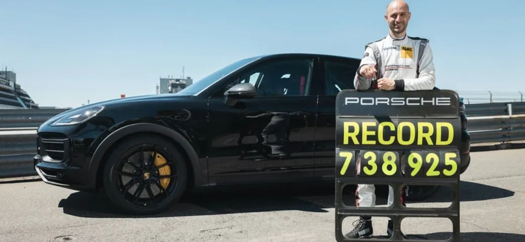 Porsche Cayenne conquista il record al Nürburgring tra i SUV [Video]