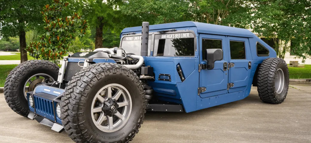 Un mezzo militare anni '80 trasformato in un Rat Rod da 750 CV