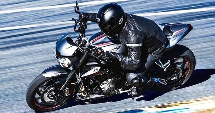 Triumph Speed Triple 765 svelata a Londra [Foto e Video]