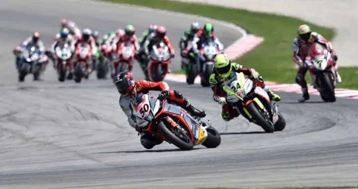 SBK Misano 2014: Aprilia, Ducati e Honda sfidano Tom Sykes