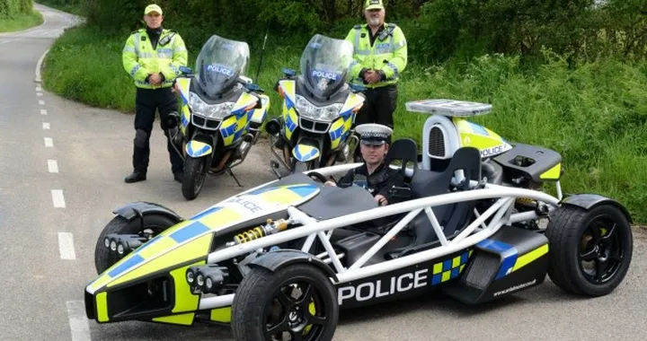 Una Ariel Atom per la Polizia britannica contro i motociclisti indisciplinati