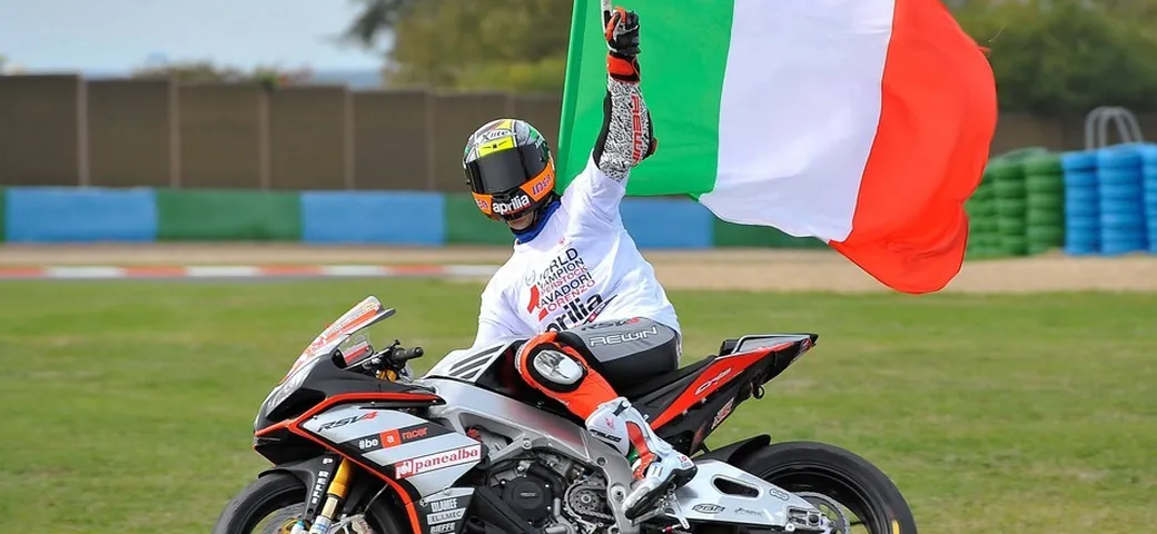 Lorenzo Savadori Campione Superstock 1000 FIM Cup 2015