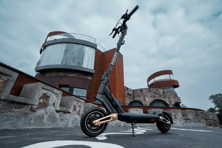 Navee ST3 e ST3 Pro: si sfreccia in città con stile, comfort e tecnologia
