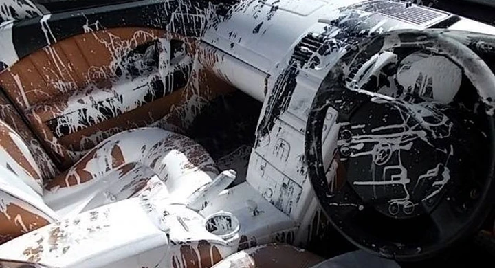 Mai trasportare una latta di vernice dentro una Maserati