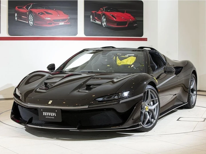 Ferrari J50: un esemplare in vendita a un prezzo milionario
