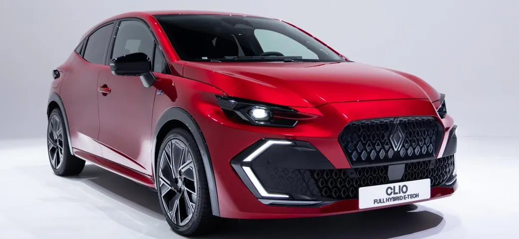 Nuova Renault Clio 6: rivoluzione di stile, tecnologia e motori ibridi