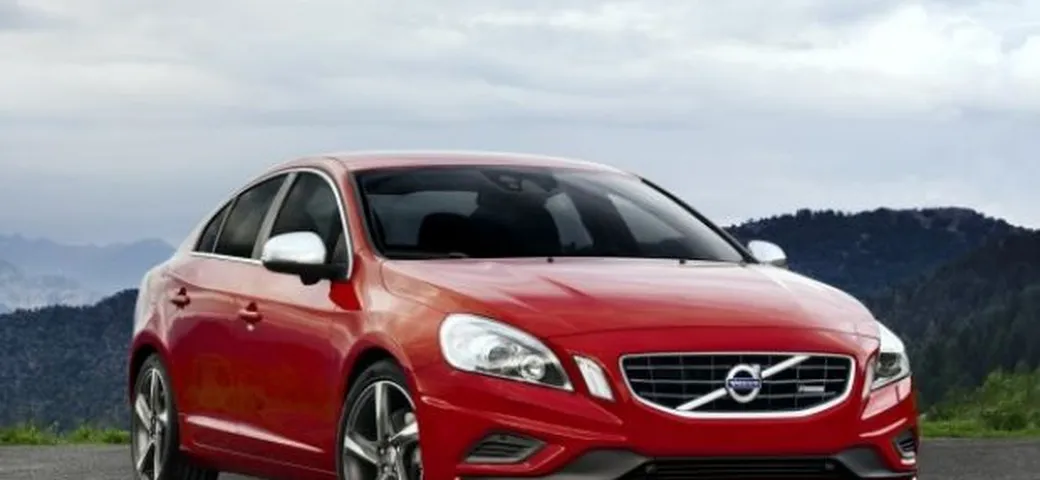 Volvo S60 ed XC60 R-Design: il T6 a quota 325 CV
