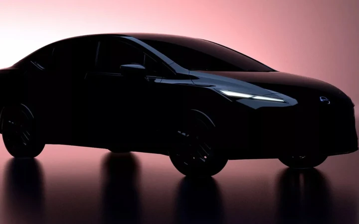 Nuova Nissan Versa, restyling aggressivo ispirato alla Murano