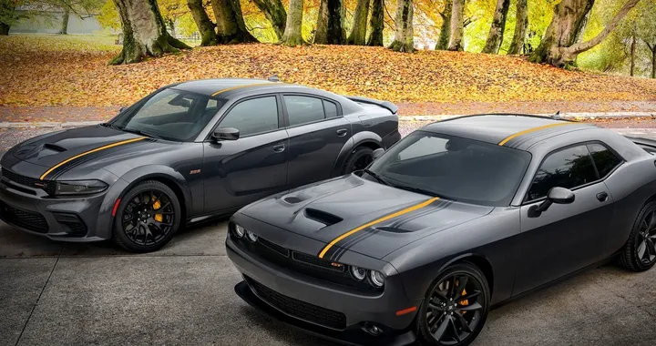 I pacchetti HEMI Orange e SRT Black per le Charger e Challenger 2022