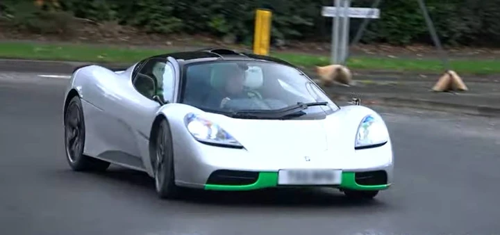 Gordon Murray T.50: Jay Kay dei Jamiroquai la porta al Car Show | Video