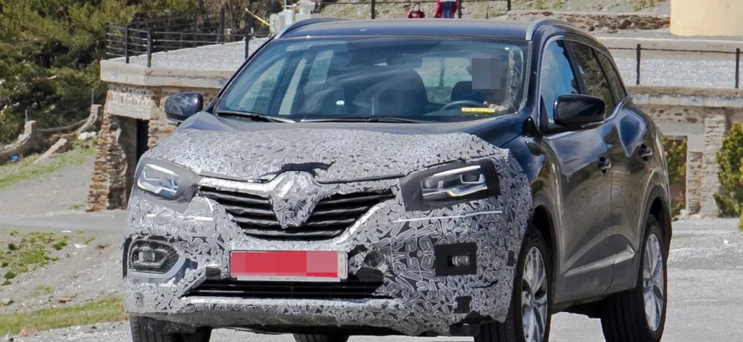 Renault Kadjar: foto spia della versione restyling