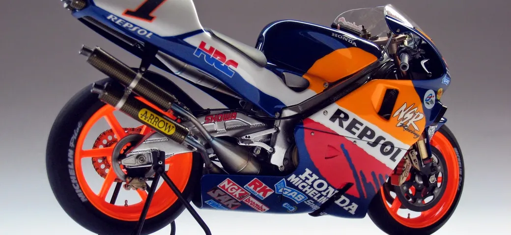 Honda NSR 500 Mick Doohan '98: un capolavoro in scala 1:12