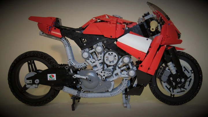 La Ducati V4 esiste già. Ed è in LEGO!