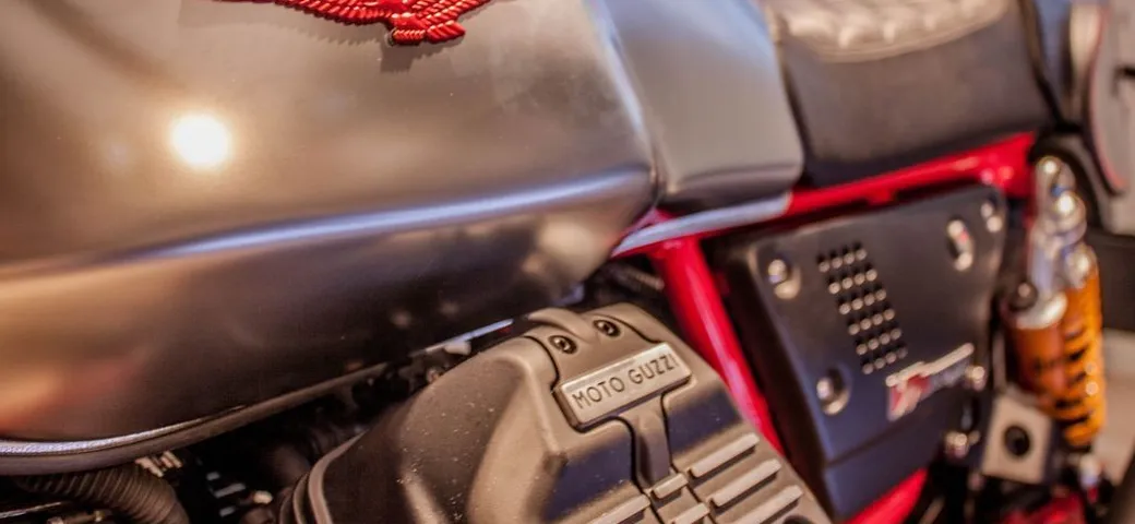 Stand Moto Guzzi al Salone EICMA di Milano 2016 Live