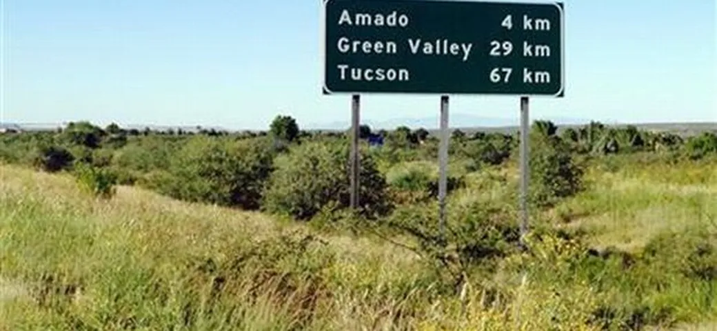 Le indicazioni stradali sulla Interstate 19 (Arizona) sono espresse in metri