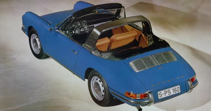 Porsche 911 Targa, la mitica versione nasceva 60 anni fa: la storia