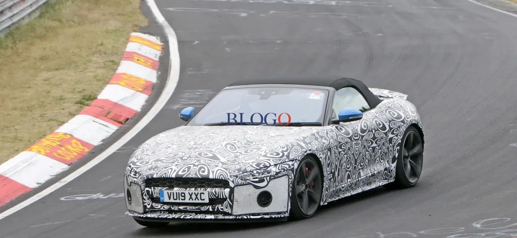 Jaguar F-Type Cabrio 2020: foto spia al Nurburgring