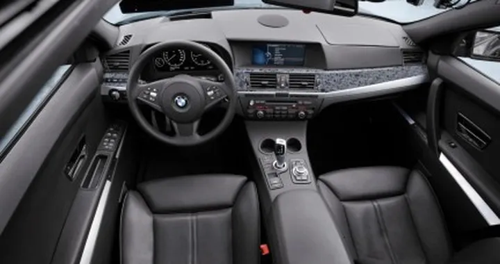 Nuova BMW Serie 5 F10: svelato l'abitacolo?