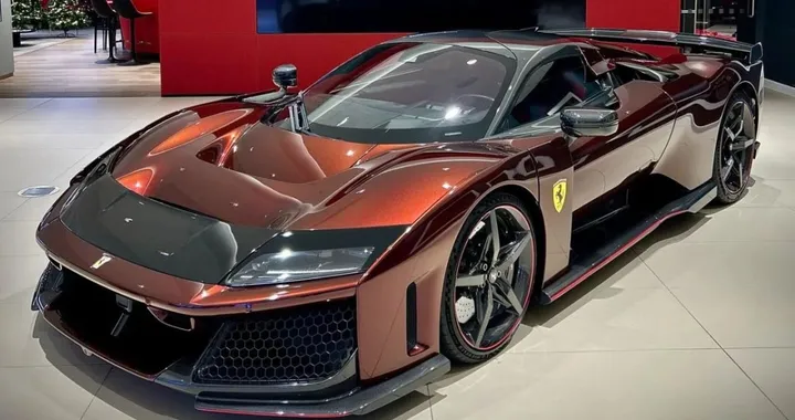 Ecco la prima Ferrari F80 consegnata in Europa: bel regalo natalizio