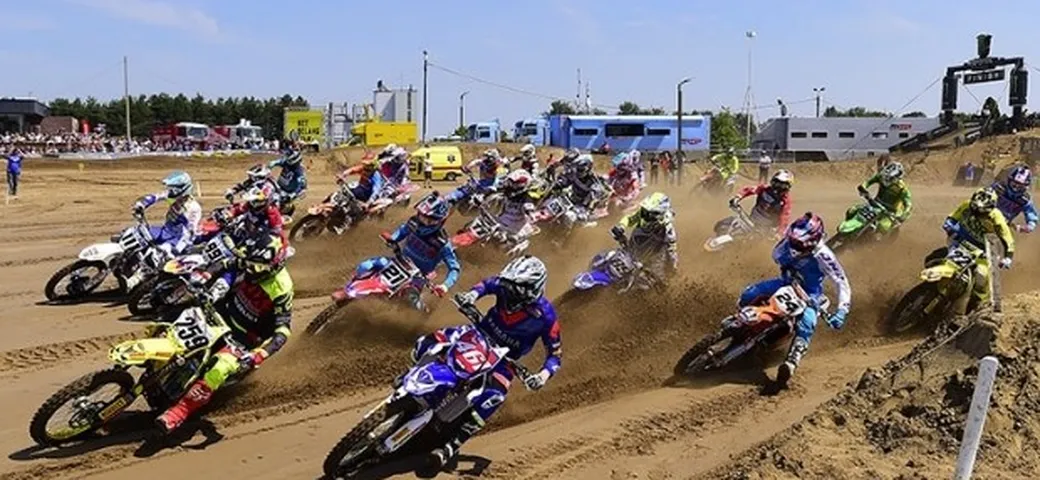 Mondiale Motocross 2015: a Lommel il trionfo di Simpson e Anstie