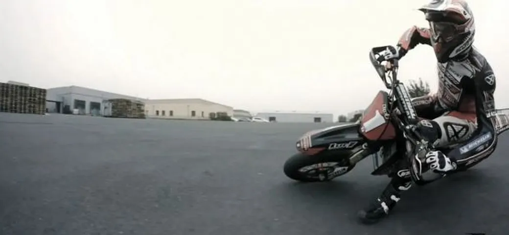 Supermotard: il team Luc1 Motorsport di nuovo 'out of control' /video