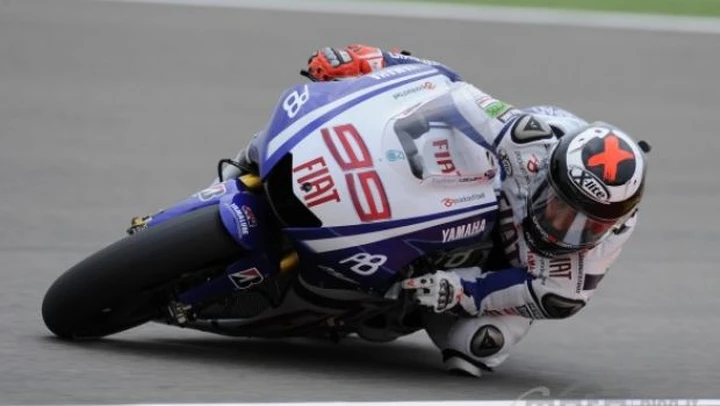 MotoGP, Motegi: Rossi in testa, il “nemico” Lorenzo con il titolo mondiale in tasca è terzo. Ma è solo l’inizio…