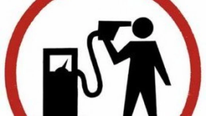 Caro Benzina: una raccolta firme per portare la proposta del taglio delle accise in Parlamento